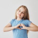 Piękne imiona dla dziewczynek oznaczające zwycięstwo - symbolika i znaczenie