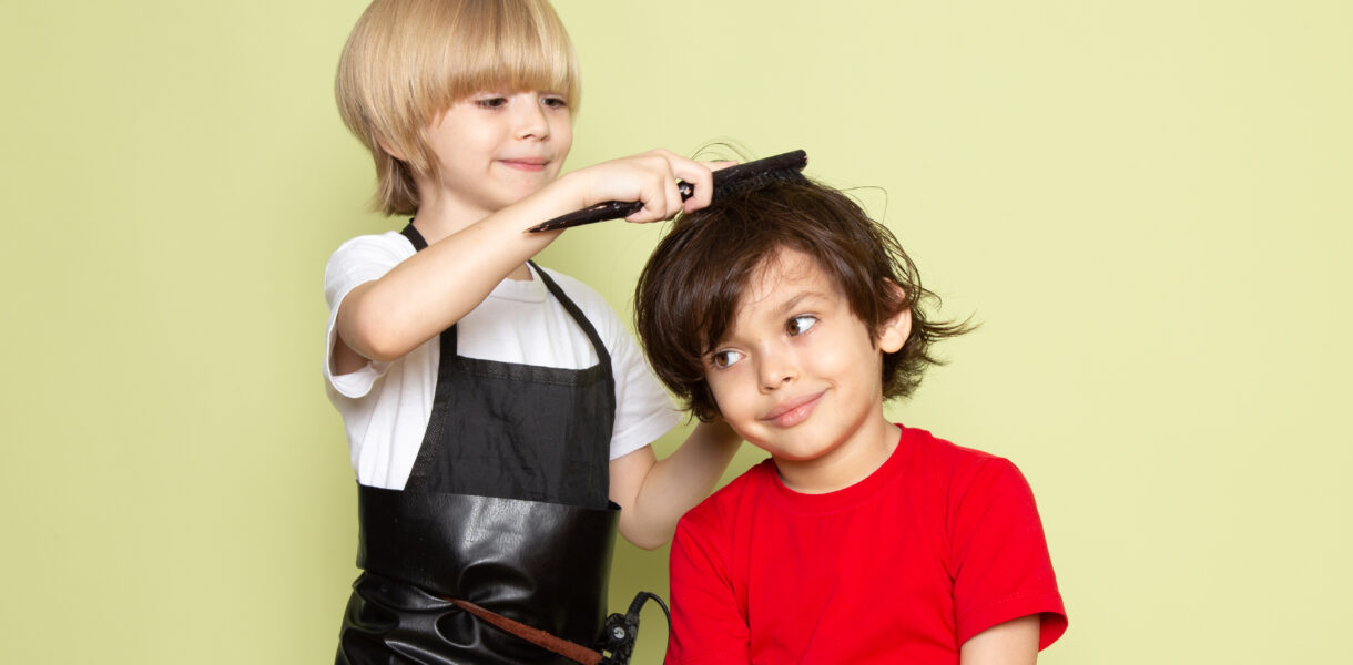 20 Magicznych Sposobów na Upięcie Krótkich Włosów Wsuwkami w 2025