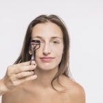 Jak używać zalotki do rzęs? Krok po kroku do efektu podkręconych rzęs