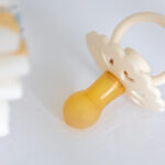 Jaki smoczek dla noworodka? Przewodnik dla rodziców [2025]