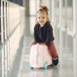 Co spakować do bagażu podręcznego z niemowlakiem? Lista i porady