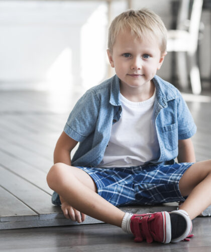 Meta Title: Kiedy dziecko zaczyna siadać – etapy, normy, ćwiczenia i porady