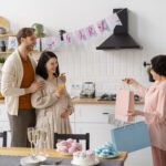 Prezenty na Baby Shower 2025 – 25+ Pomysłów i Trendy