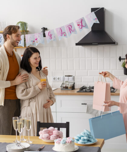 Prezenty na Baby Shower 2025 – 25+ Pomysłów i Trendy